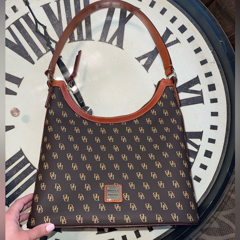 Beautiful Dooney and Bourke shoulder bag